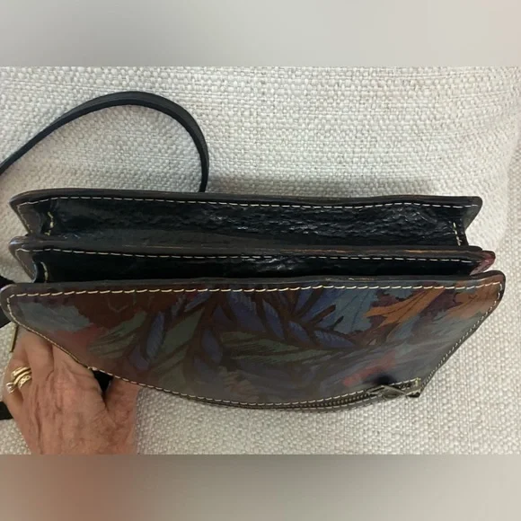 Patricia Nash EUC Liana crossbody bag in a floral print leather - Picture 9 of 16